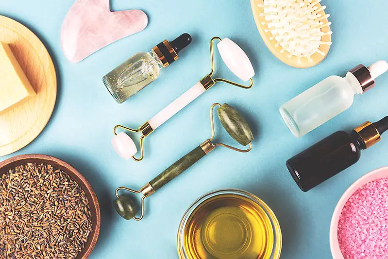 What Oil To Use For Gua Sha Facial According To Expert Opinion